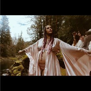 Beautiful silk dusty rose robe with waist tie!